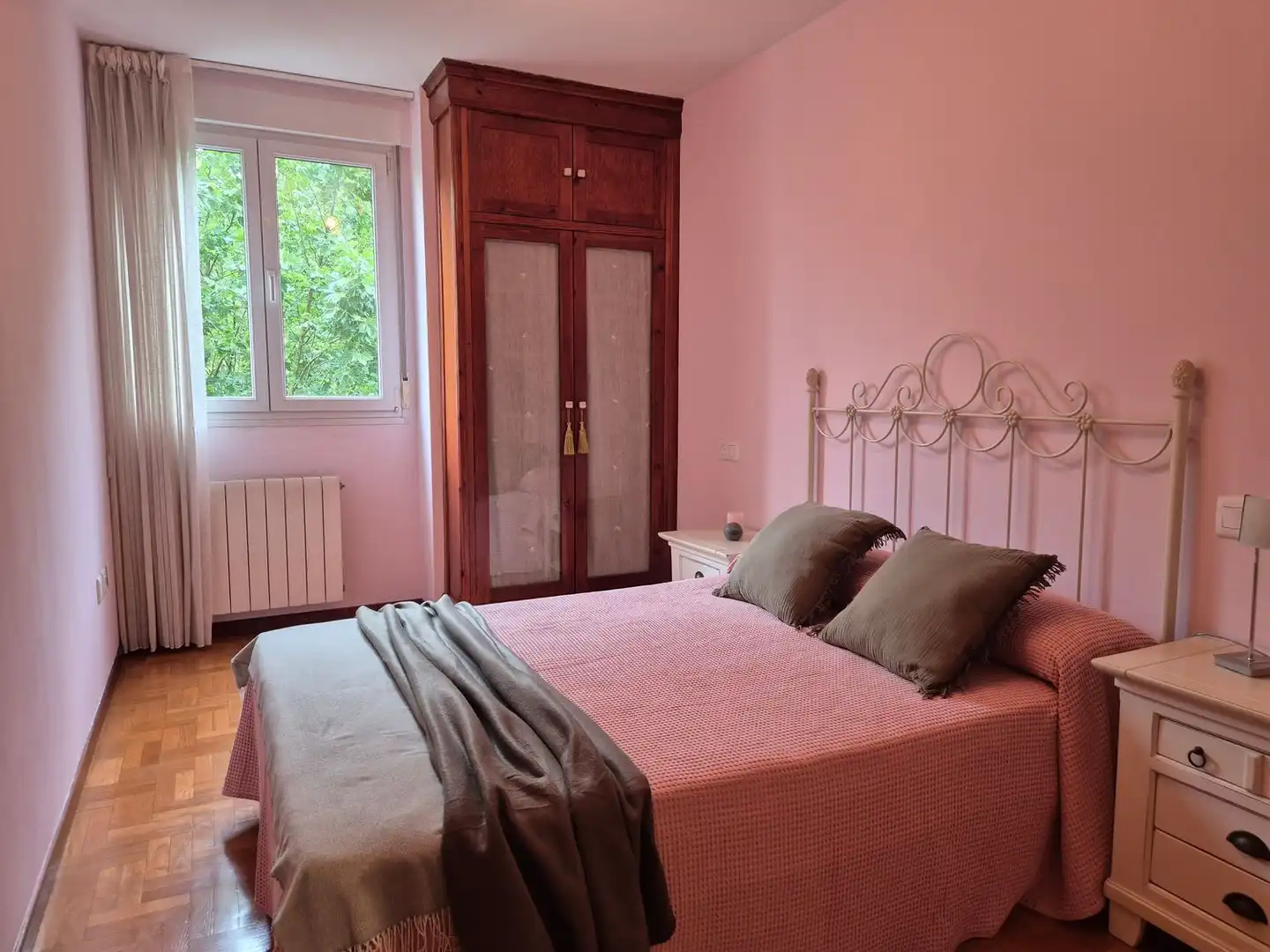 Schlafzimmer von Wohnung zum Verkauf in Gijón  mit Heizung, Abstellraum und Schwimmbad
