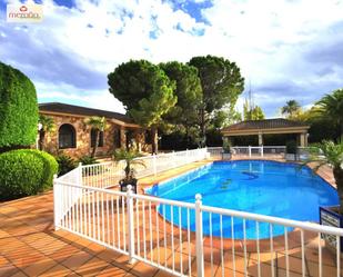 Piscina de Casa o xalet en venda en Elche / Elx amb Jardí privat, Terrassa i Traster