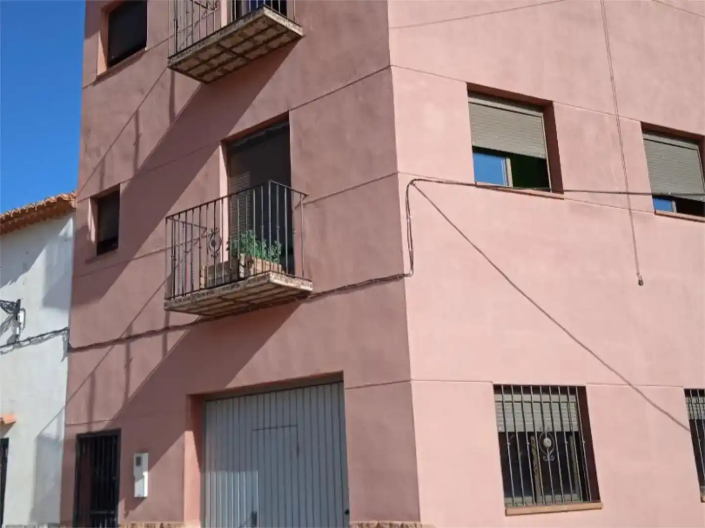 Vista exterior de Casa adosada en venda en Cirat amb Traster, Moblat i Balcó