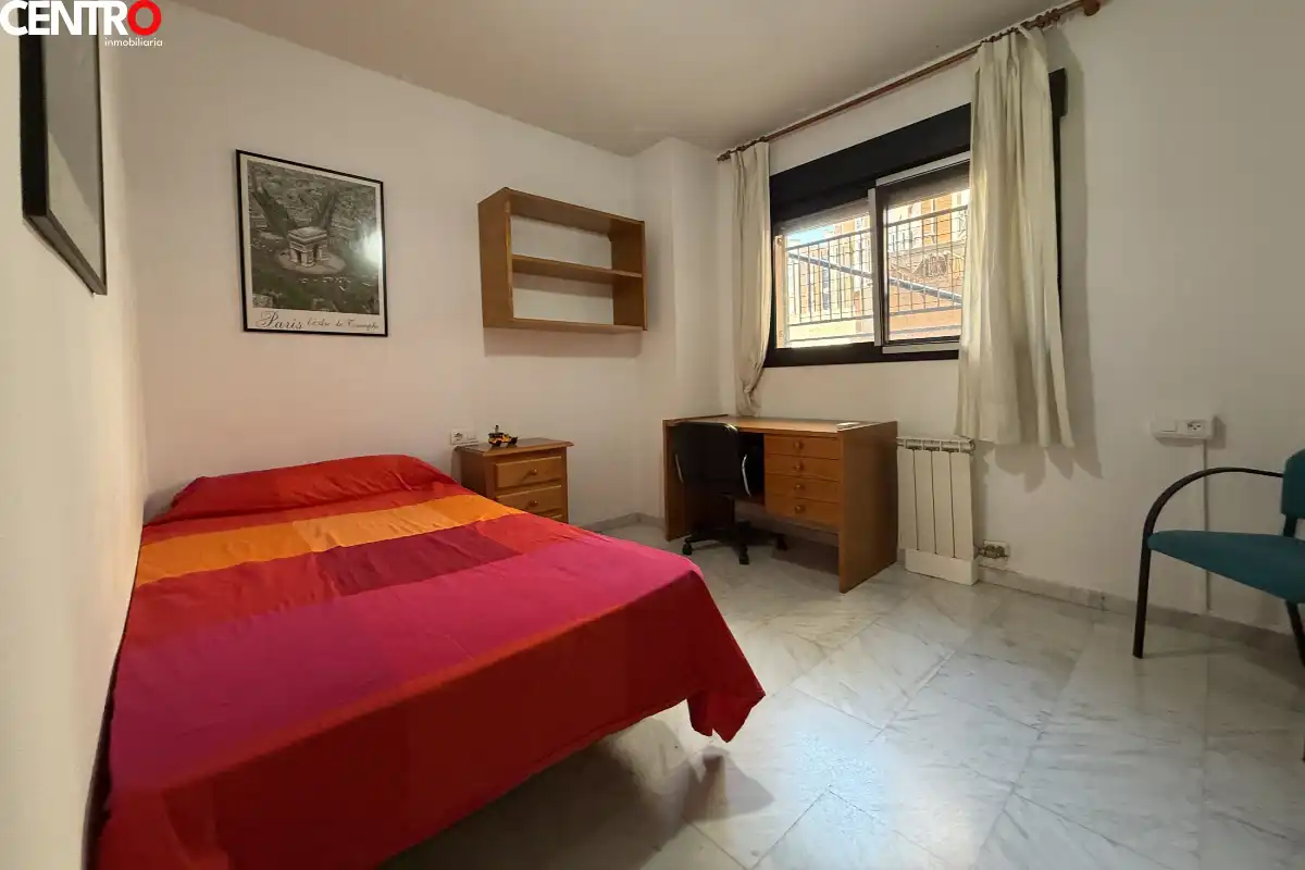 Habitación de Piso en venta en Granada con Aire acondicionado, Calefacción y Jardín privado