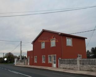 Vista exterior de Casa o xalet en venda en Narón amb Jardí privat, Terrassa i Traster