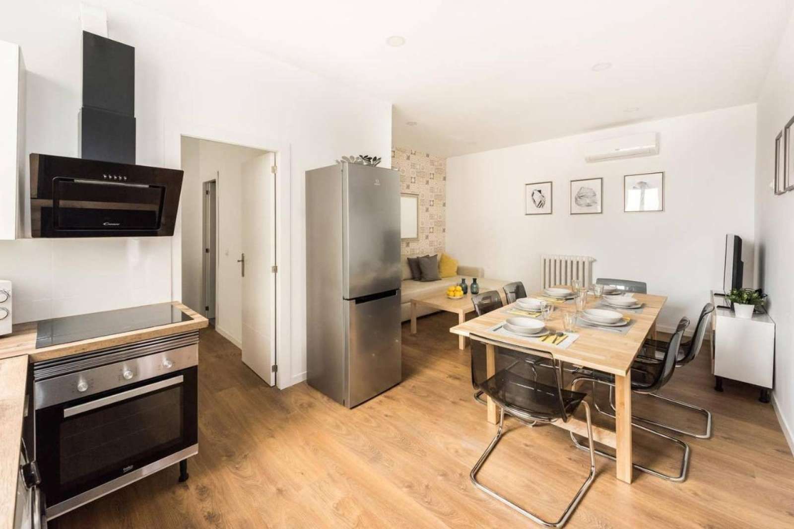 Kitchen of House or chalet to share in  Madrid Capital  with Air Conditioner and Terrace