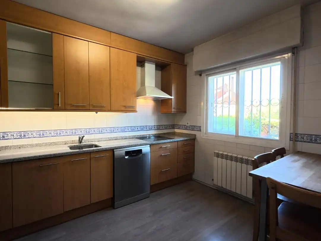 Casa pareada con jardín en venta en Calle el Plantío 1, imagen 17