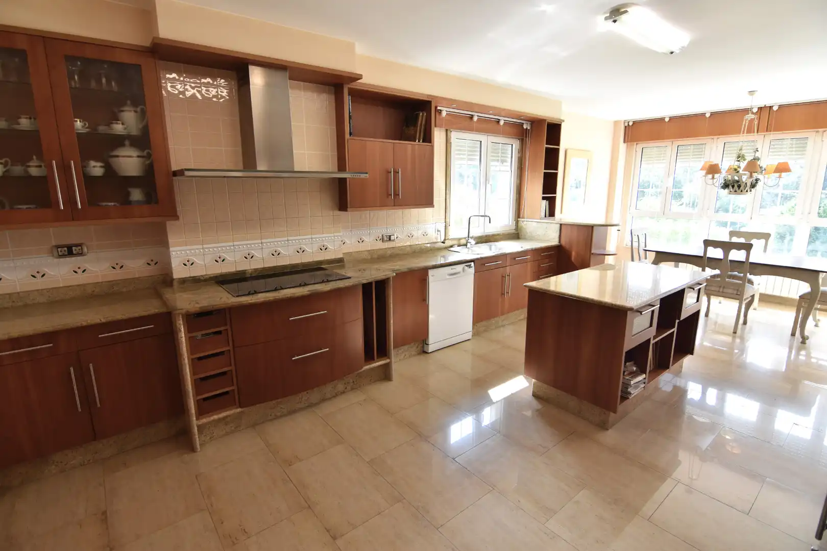 Cocina de Casa o chalet en venta en Bergondo con Calefacción, Jardín privado y Parquet