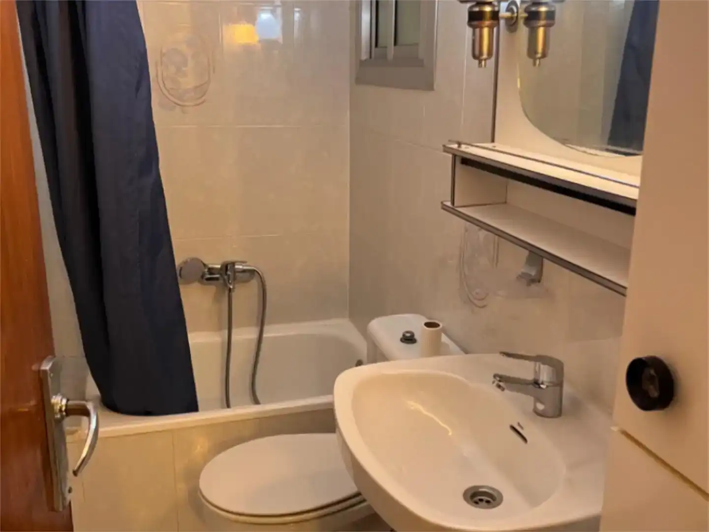 Bany de Pis en venda en Balaguer amb Traster i Balcó
