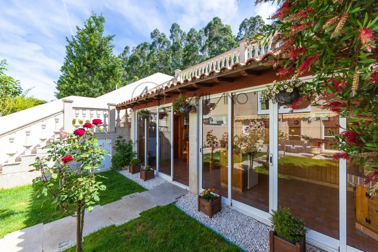 Jardín de Casa adosada en venta en Vigo  con Calefacción, Jardín privado y Parquet