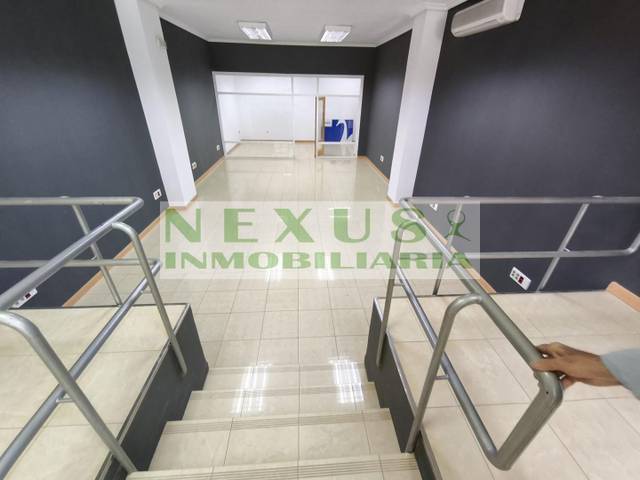 Local comercial en Alquiler en Centro