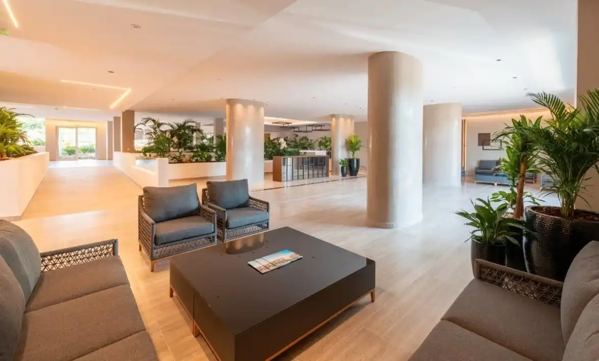 Wohnzimmer von Dachboden zur Miete in Marbella mit Klimaanlage, Heizung und Privatgarten
