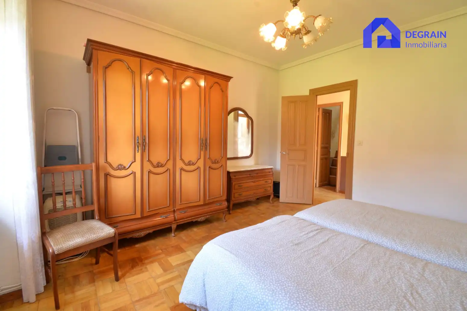 Habitación de Casa o chalet en venta en Salas con Calefacción, Terraza y Trastero