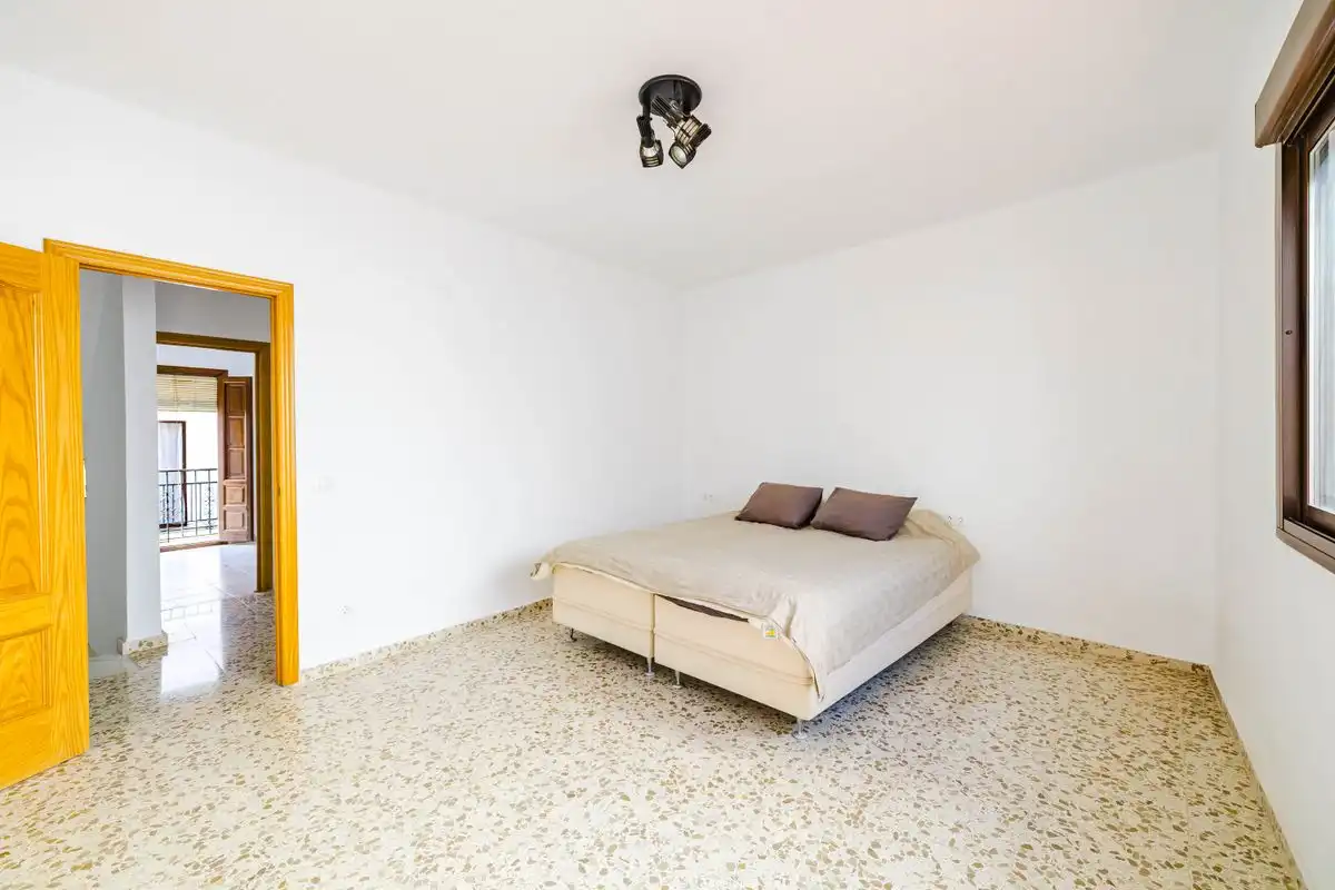 Dormitori de Casa adosada en venda en Nerja amb Calefacció, Terrassa i Balcó