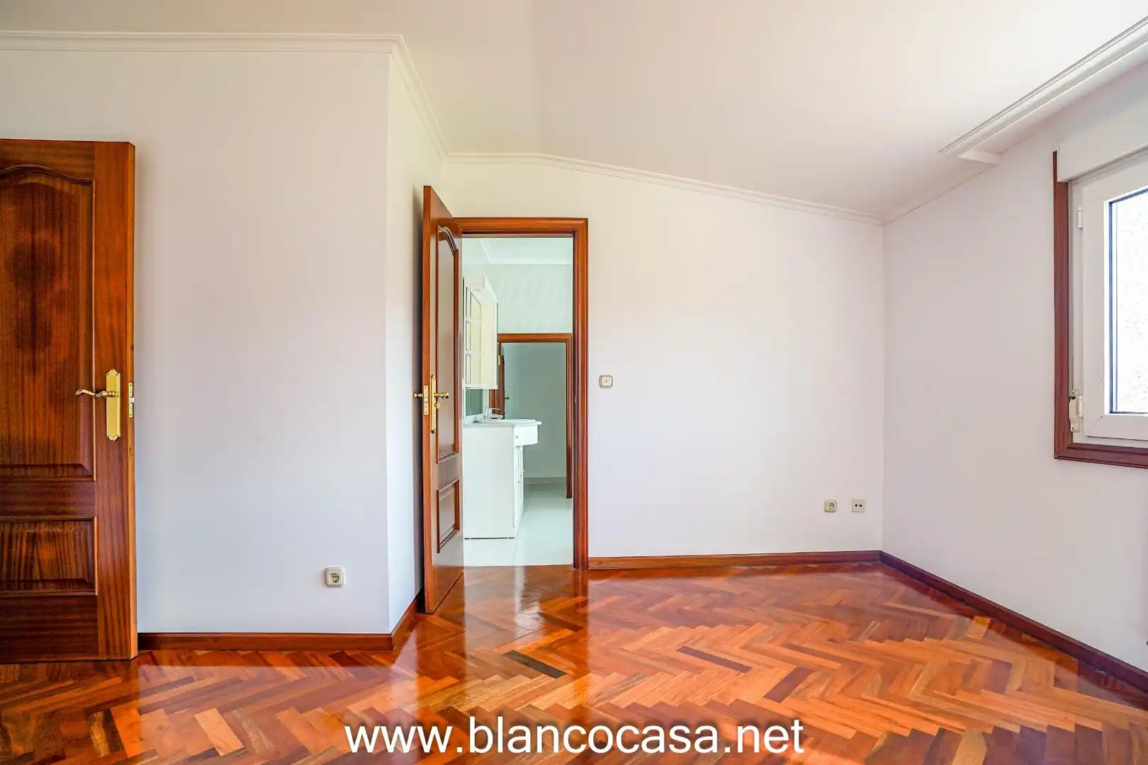 Casa o chalet en venta en Carballo con Calefacción, Jardín privado y Trastero