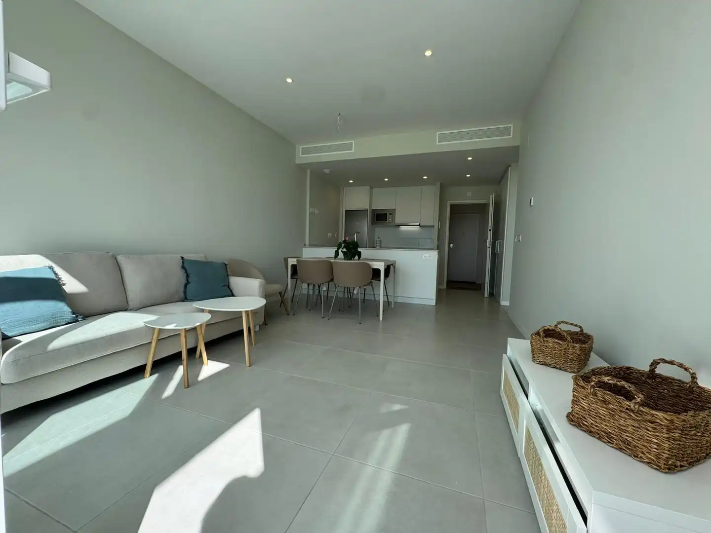 Sala d'estar de Apartament en venda en Chipiona amb Aire condicionat, Terrassa i Traster