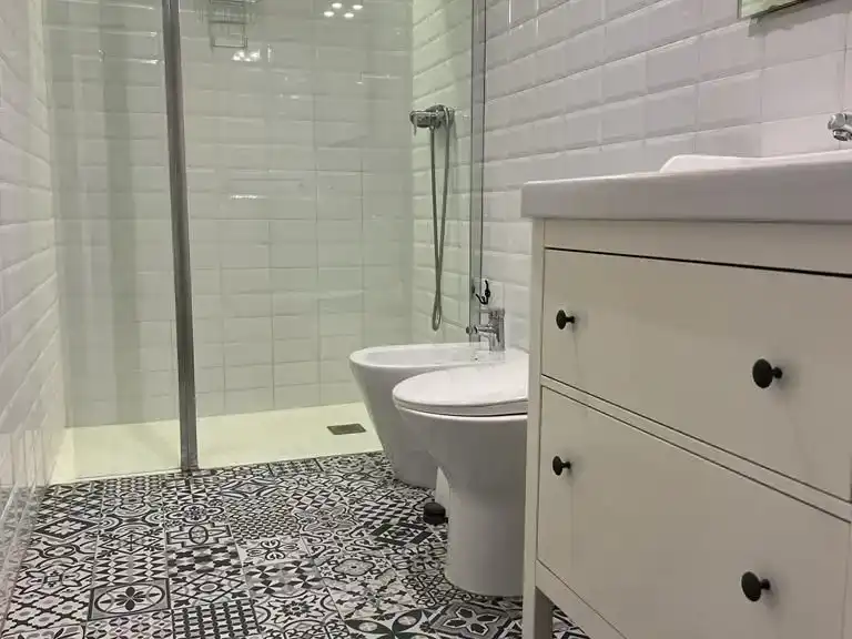 Bany de Pis de lloguer en Motril amb Aire condicionat i Balcó