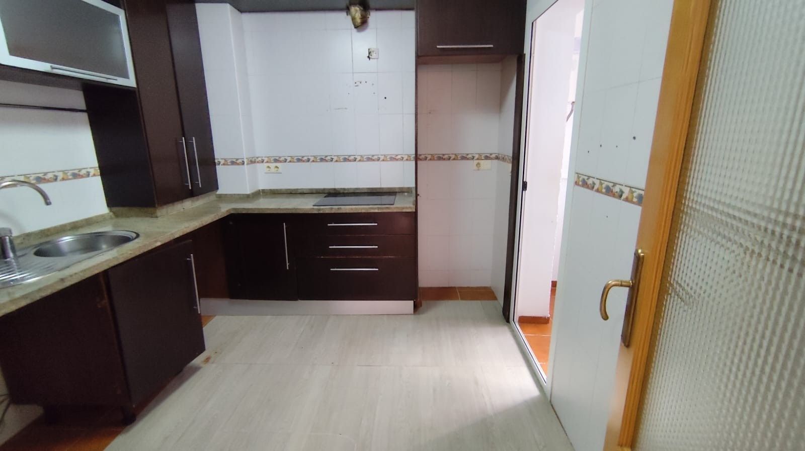 Flat for sale in Av Hispanidad, Puente Mayorga - Campamento