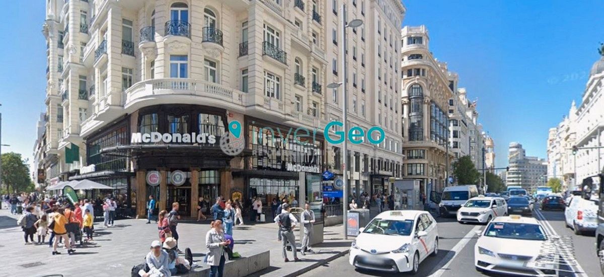 Vista exterior de Local en venda en  Madrid Capital amb Moblat