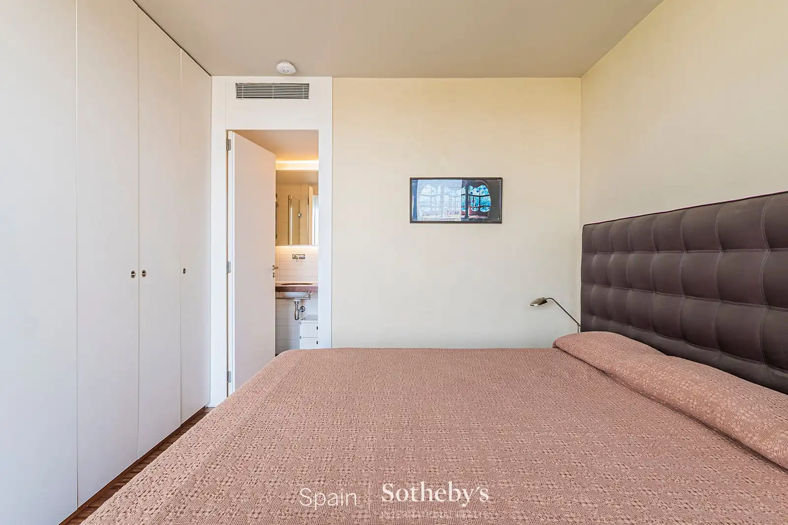 Habitación de Ático en venta en Barcelona con Aire acondicionado, Terraza y Piscina