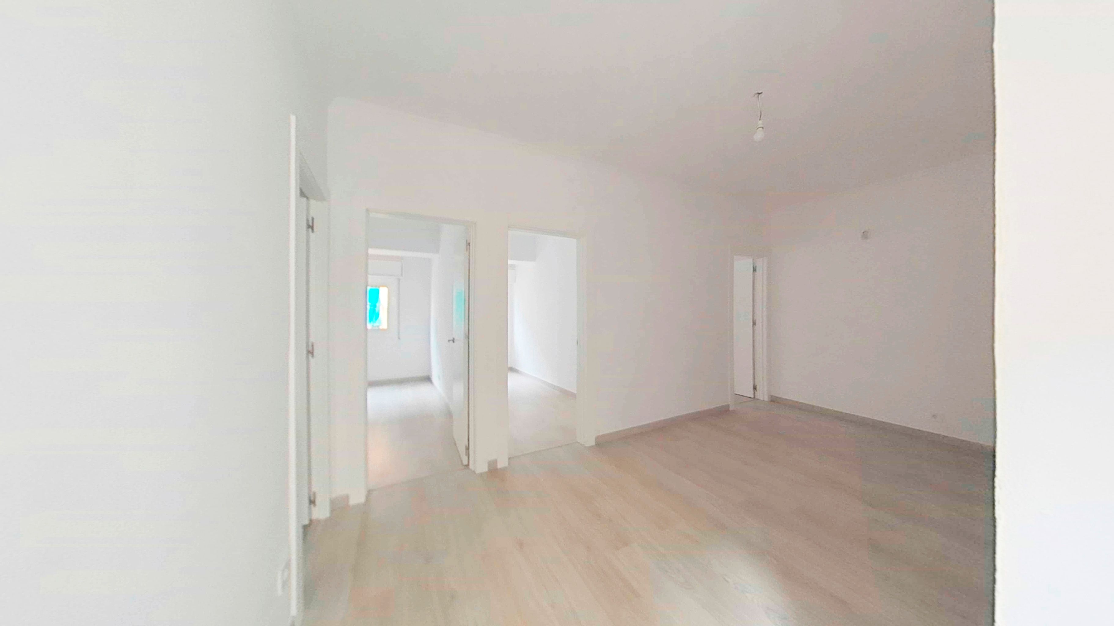 Flat for sale in Cornellà de Llobregat  with Oven