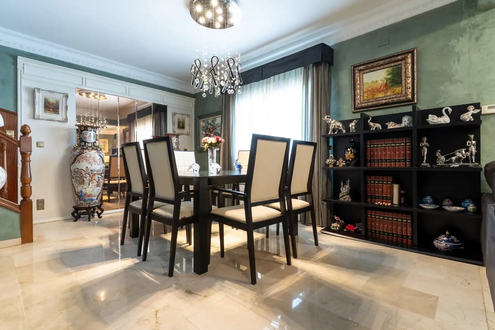 Comedor de Casa o chalet en venta en L'Eliana con Aire acondicionado, Calefacción y Jardín privado