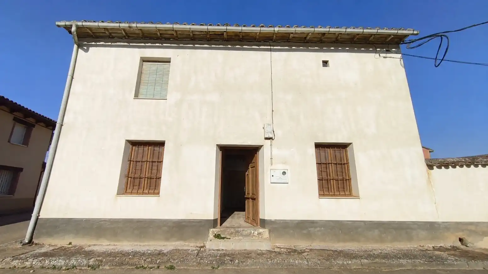 Vista exterior de Casa o xalet en venda en Santa María del Monte de Cea amb Calefacció, Jardí privat i Moblat