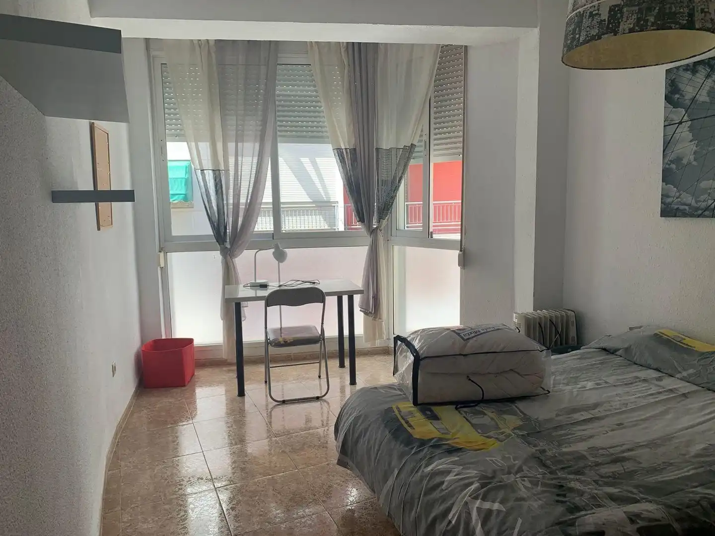 Habitación de Piso de alquiler en Granada con Aire acondicionado, Calefacción y Amueblado