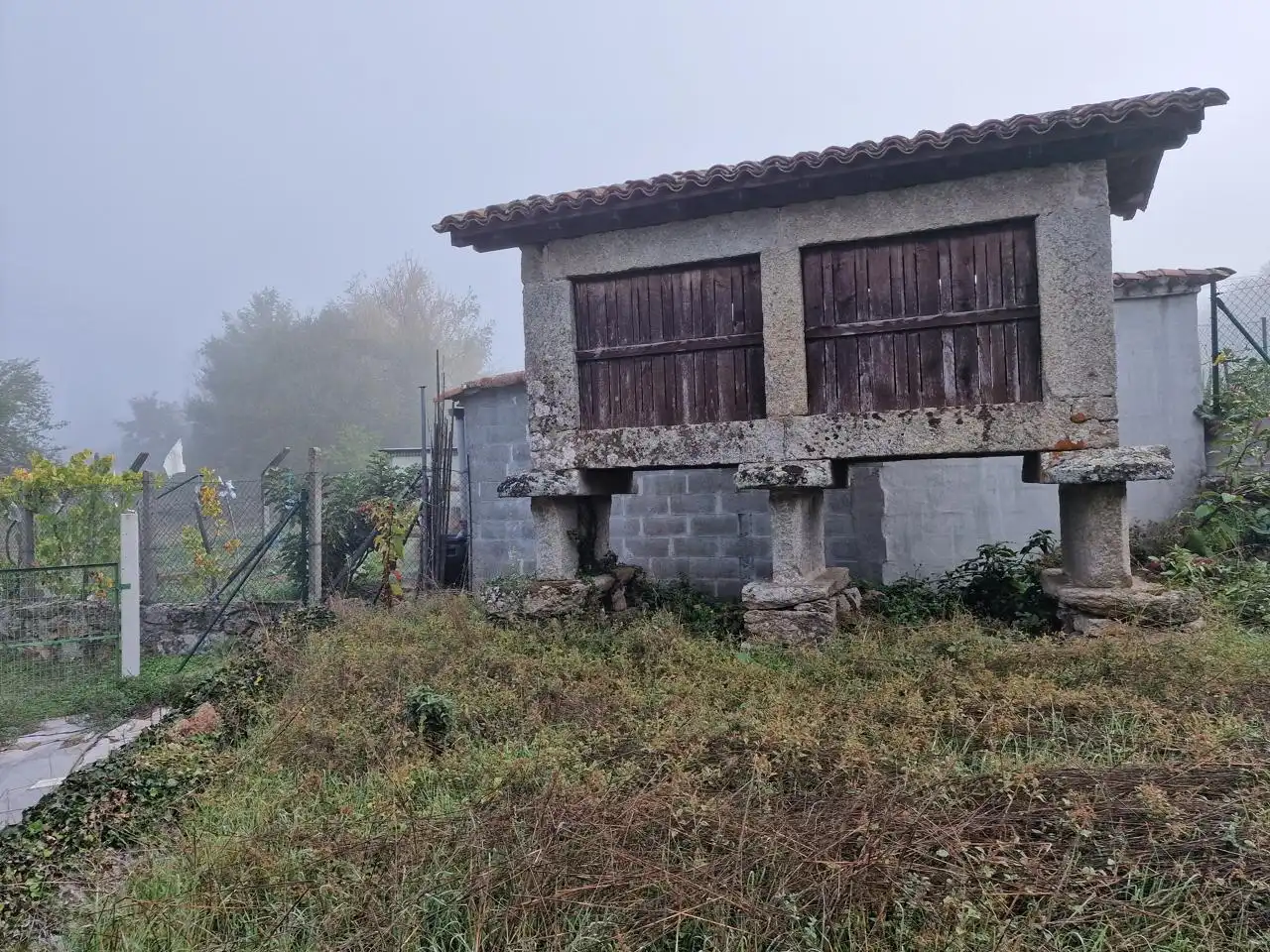 Casa rústica amb jardí en venda a Penedo, imagen 5