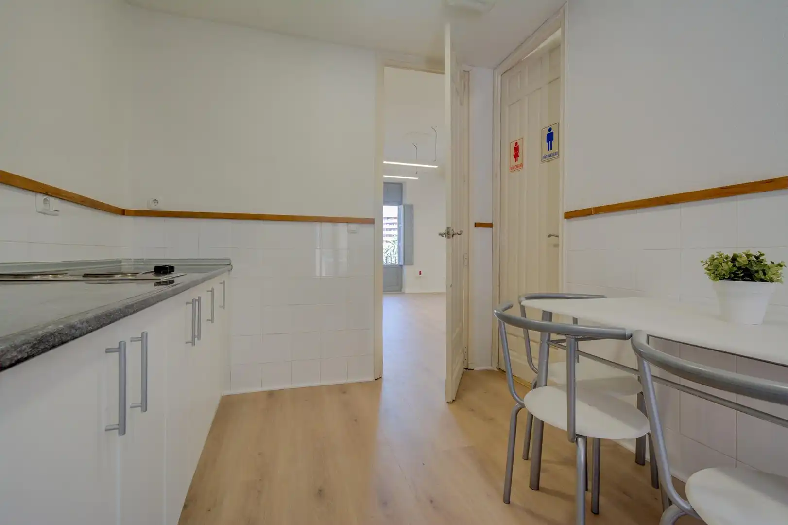 Küche von Büro zur Miete in Alicante / Alacant mit Klimaanlage und Heizung