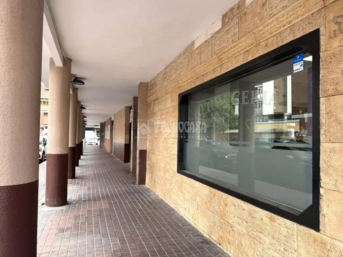 Vista exterior de Piso en venta en Alcalá de Henares