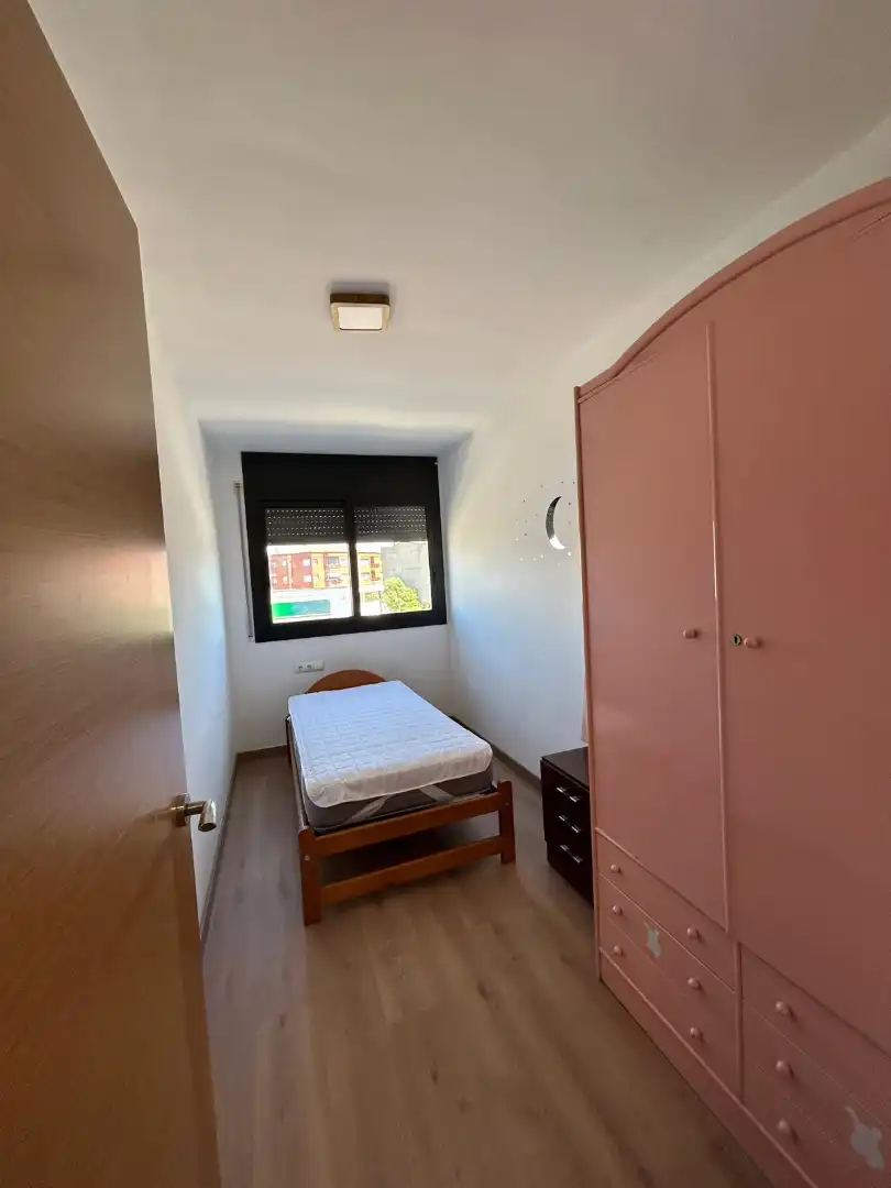 Dormitori de Pis de lloguer en Almenar amb Calefacció, Parquet i Terrassa
