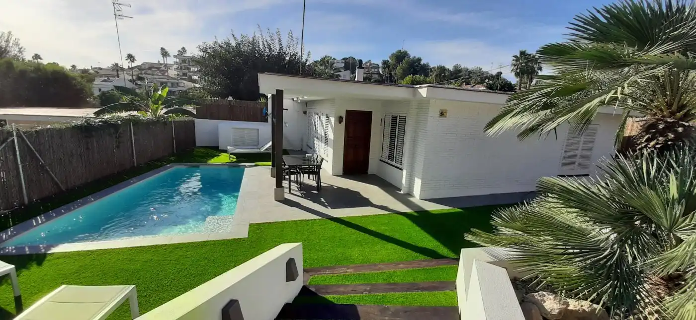 Schwimmbecken von Haus oder Chalet zur Miete in Sant Pere de Ribes mit Klimaanlage, Heizung und Privatgarten