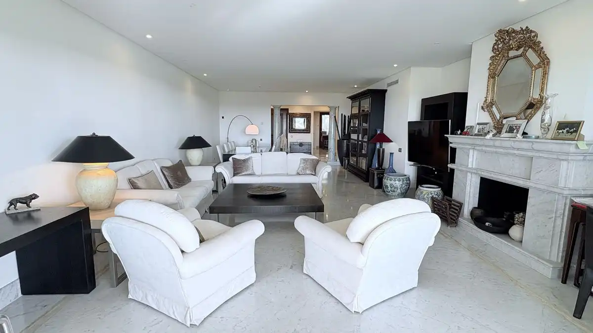 Living room of Flat for sale in Marbella  with Terrace, Storage room and Swimming Pool