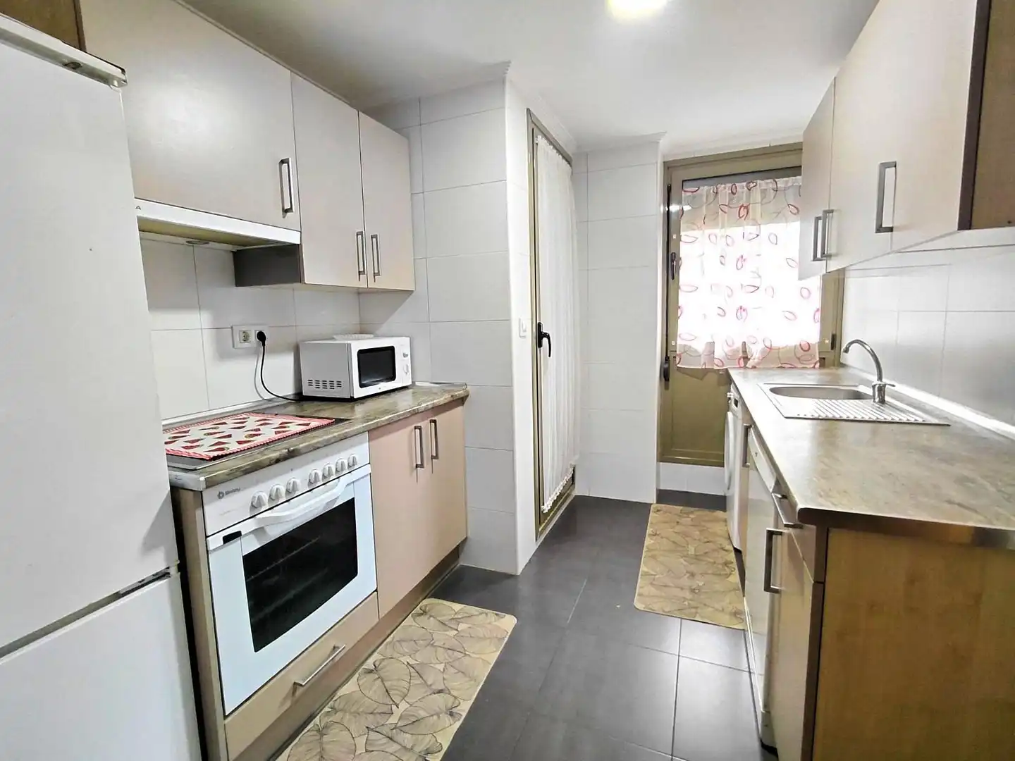 Cocina de Planta baja en venta en El Astillero   con Calefacción, Trastero y Amueblado