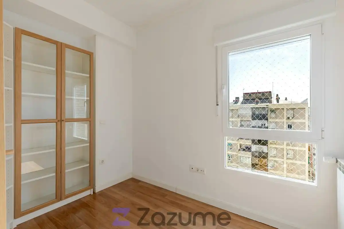Schlafzimmer von Wohnung zur Miete in Madrid mit Klimaanlage, Heizung und Parkett