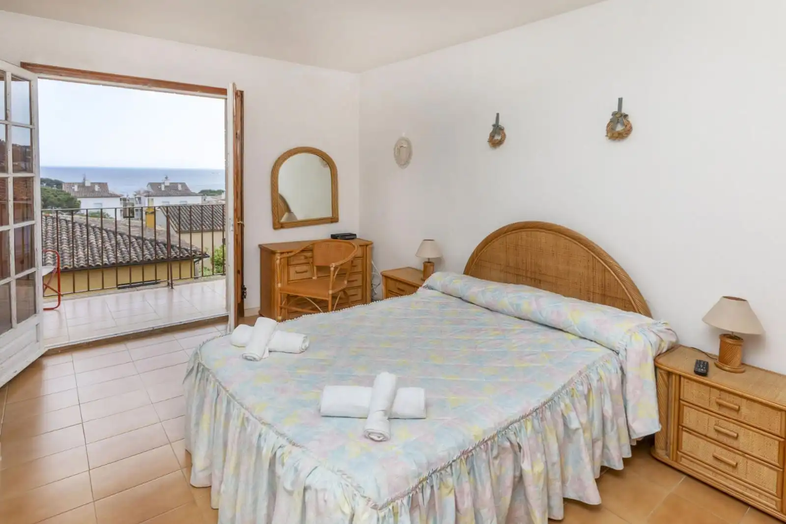 Schlafzimmer von Einfamilien-Reihenhaus zum Verkauf in Palafrugell mit Heizung, Terrasse und Abstellraum