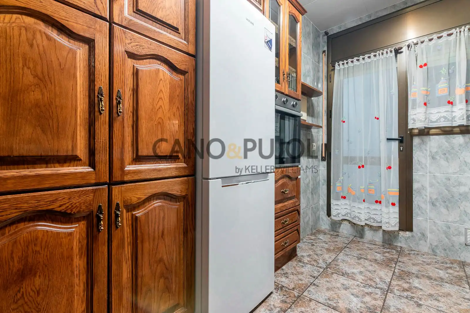 Kitchen of Buildings for sale in Rubí