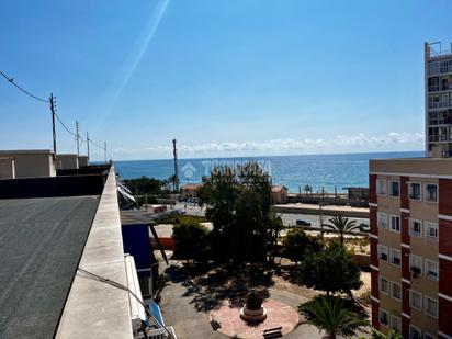 Vista exterior de Pis en venda en Alicante / Alacant amb Aire condicionat i Balcó