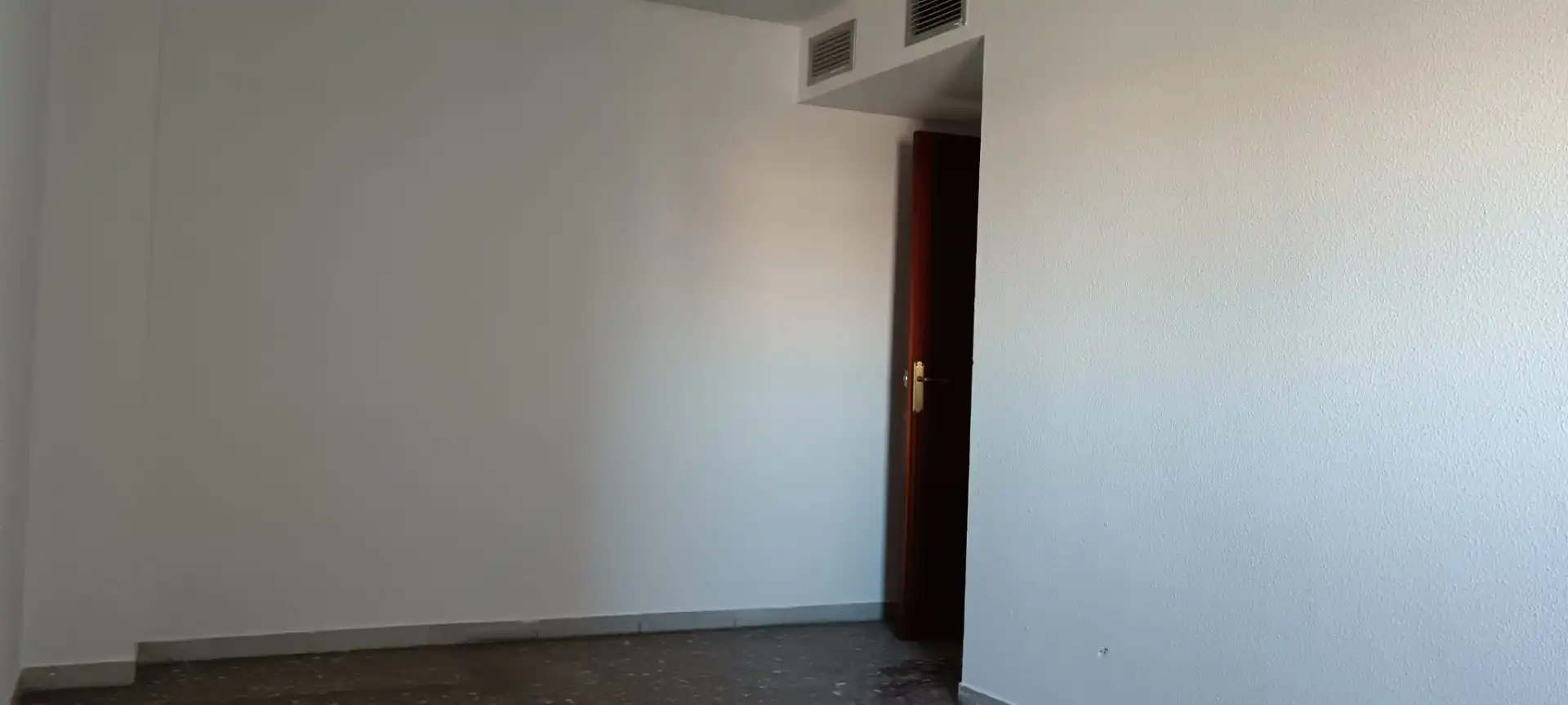 Bedroom of Flat for sale in Zaragoza  with Air Conditioner, Terrace and Storage room