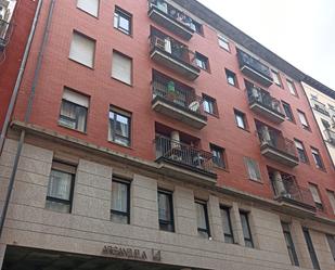 Exterior view of Flat to rent in  Madrid Capital  with Air Conditioner