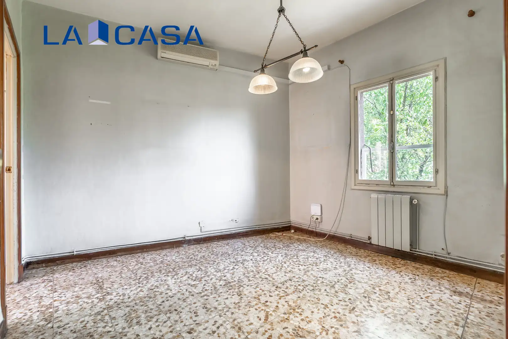 Piso en venta en Madrid con Calefacción, Terraza y Trastero