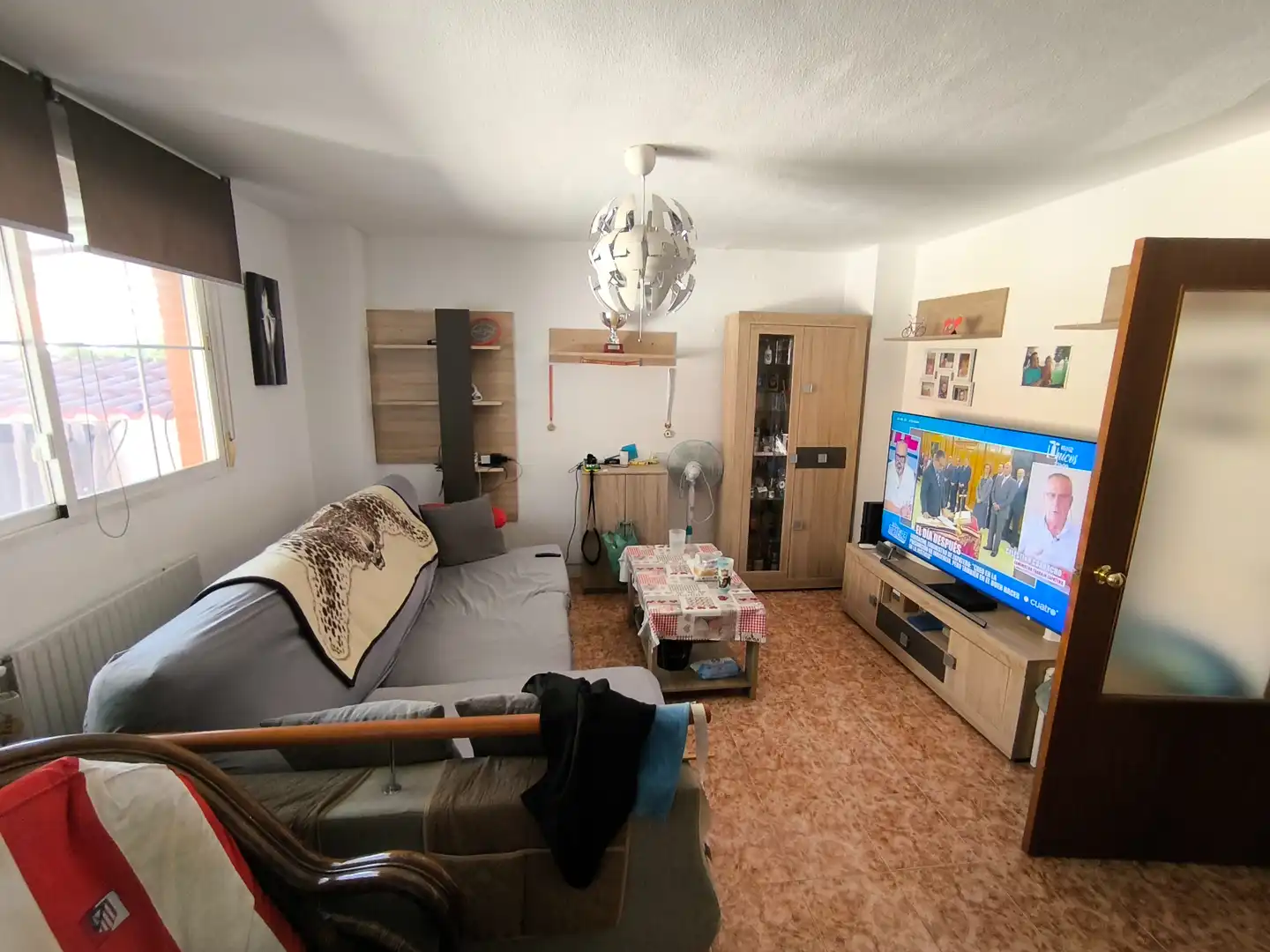 Wohnzimmer von Einfamilien-Reihenhaus zum Verkauf in Meco mit Heizung, Privatgarten und Parkett