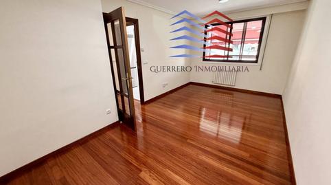 Photo 2 of Apartment for rent in Calle Río Sil, Ventiun, Ourense Capital