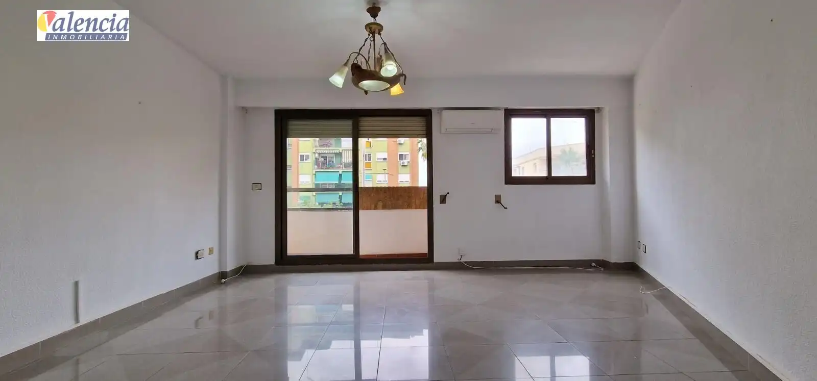 Living room of Flat for sale in Valencia  with Balcony