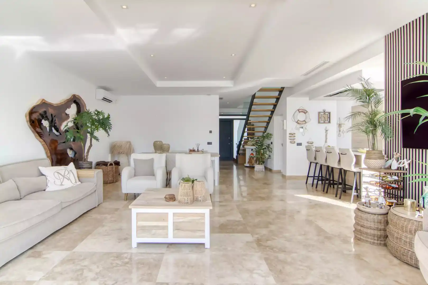 Sala d'estar de Casa o xalet en venda en Empuriabrava amb Aire condicionat, Calefacció i Terrassa