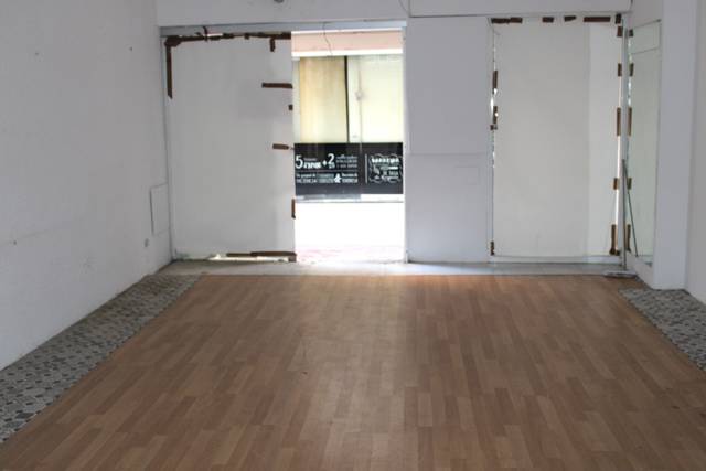 Local comercial en Venta en Carrer de Mossèn Cinto Verdaguer en Centre