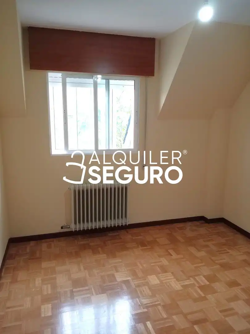 Habitación de Piso de alquiler en Valladolid con Calefacción, Trastero y Piscina