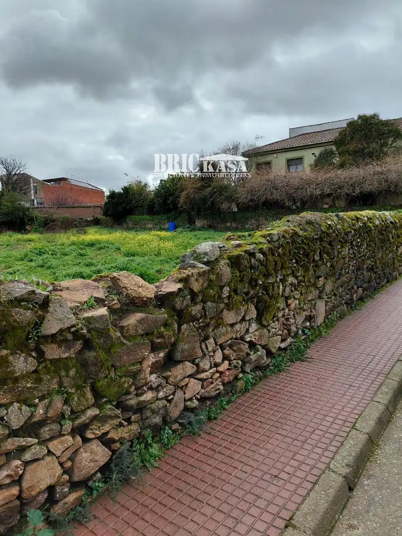 Terreno en venta en Zarza de Montánchez