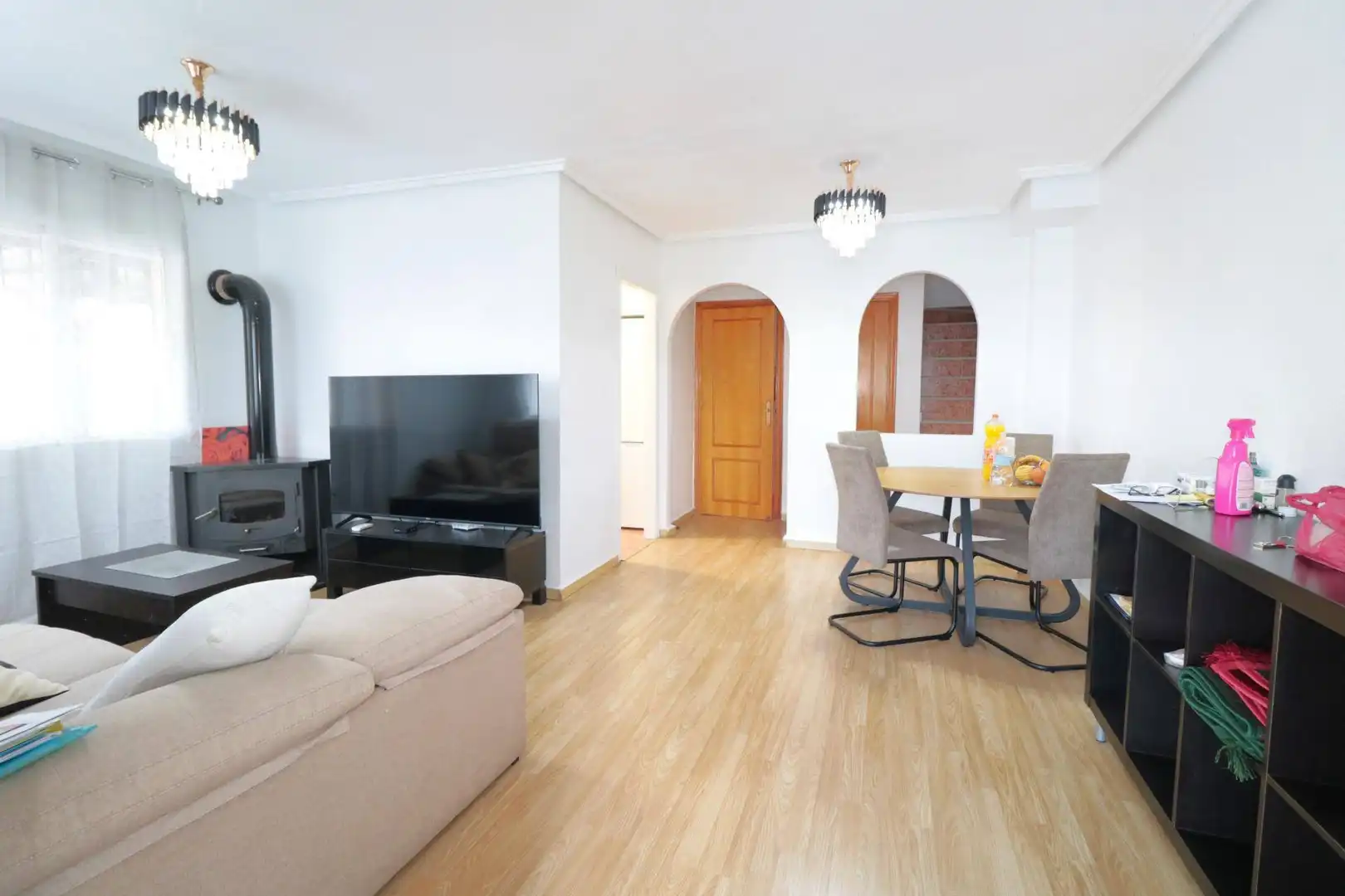 Sala de estar de Piso en venta en Torrevieja con Jardín privado, Amueblado y Piscina comunitaria