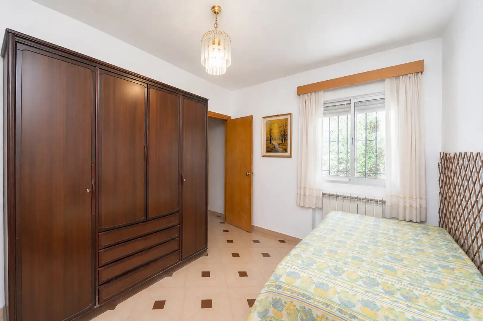 Dormitori de Casa o xalet en venda en El Escorial amb Jardí privat, Terrassa i Piscina