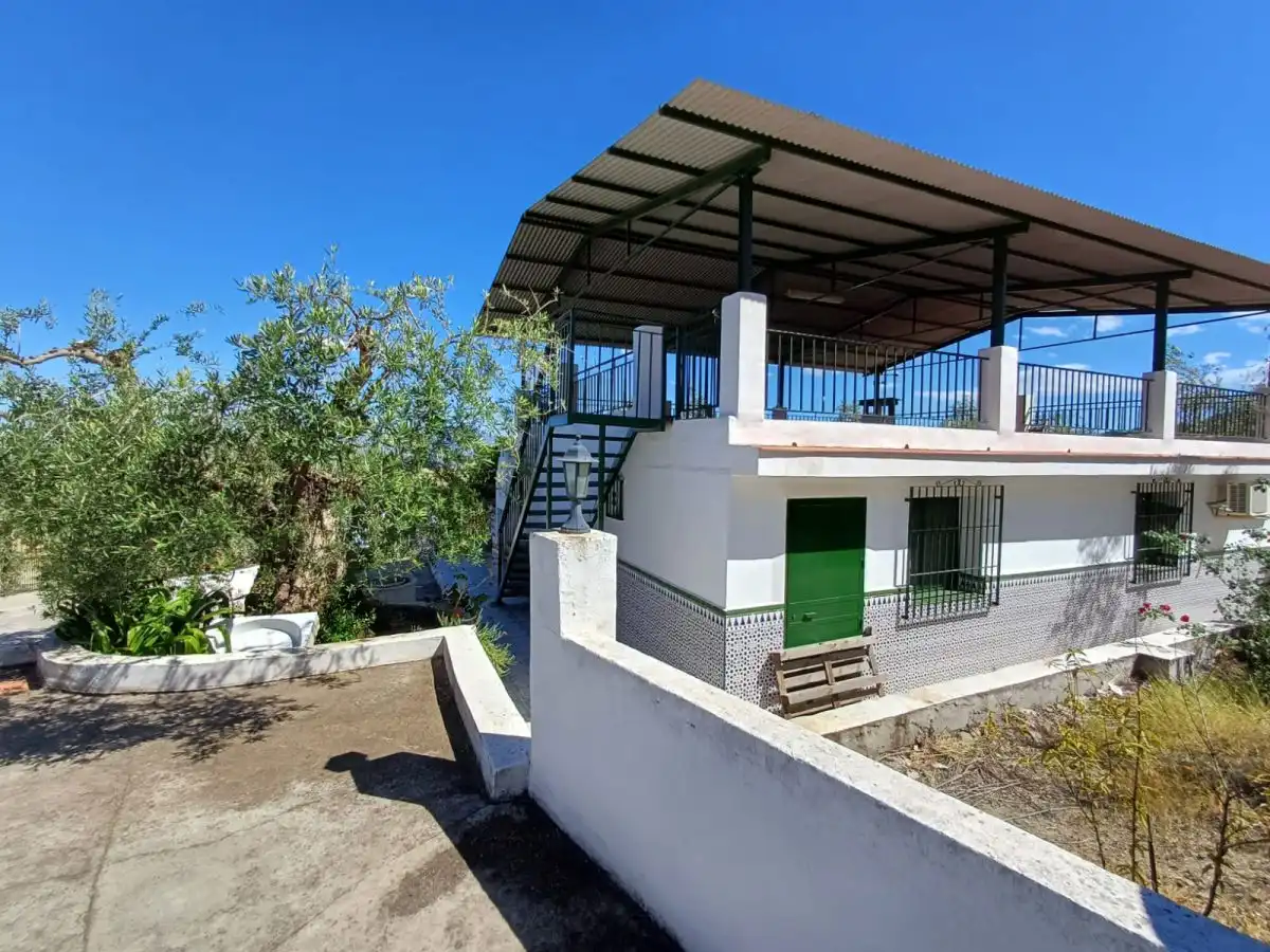Vista exterior de Finca rústica en venda en Alozaina amb Aire condicionat, Calefacció i Terrassa