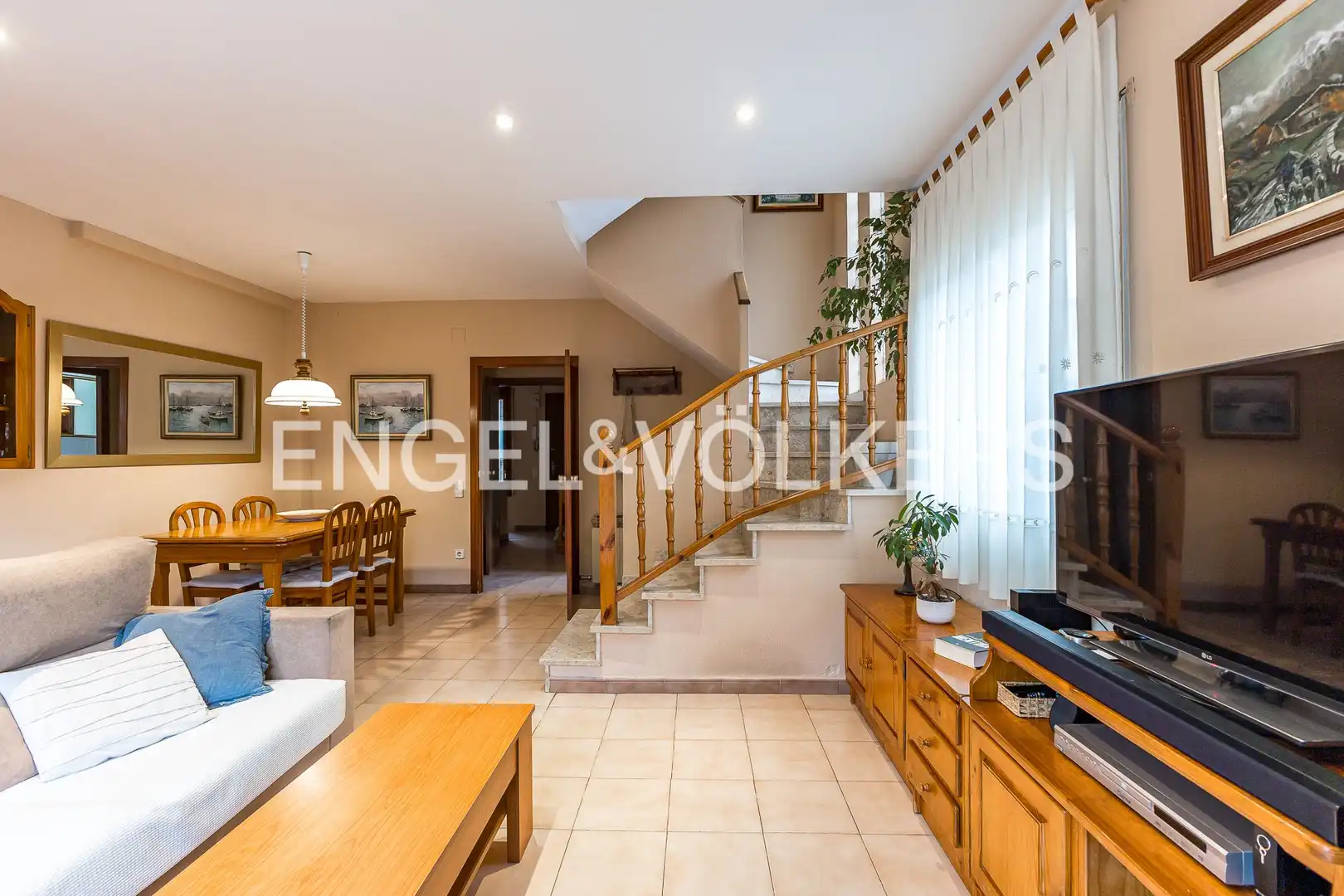 Living room of Houses for sale in Sant Cugat del Vallès  with Air Conditioner, Heating and Private garden