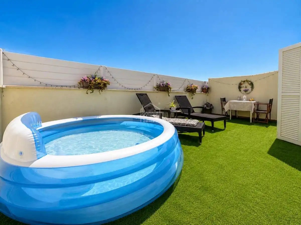 Piscina de Pis en venda en Ciutadella de Menorca amb Calefacció, Terrassa i Moblat